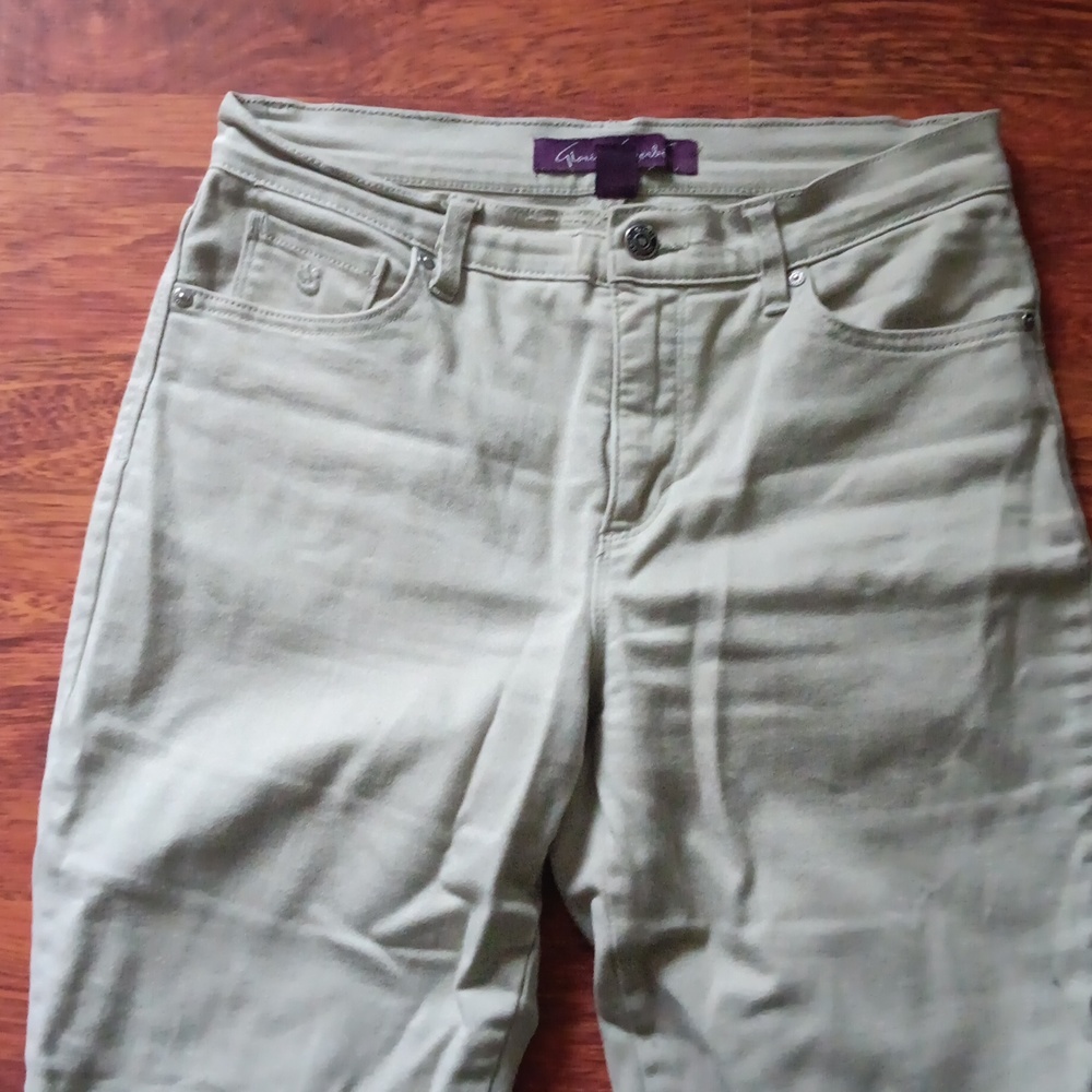 Gloria Vanderbilt pants
